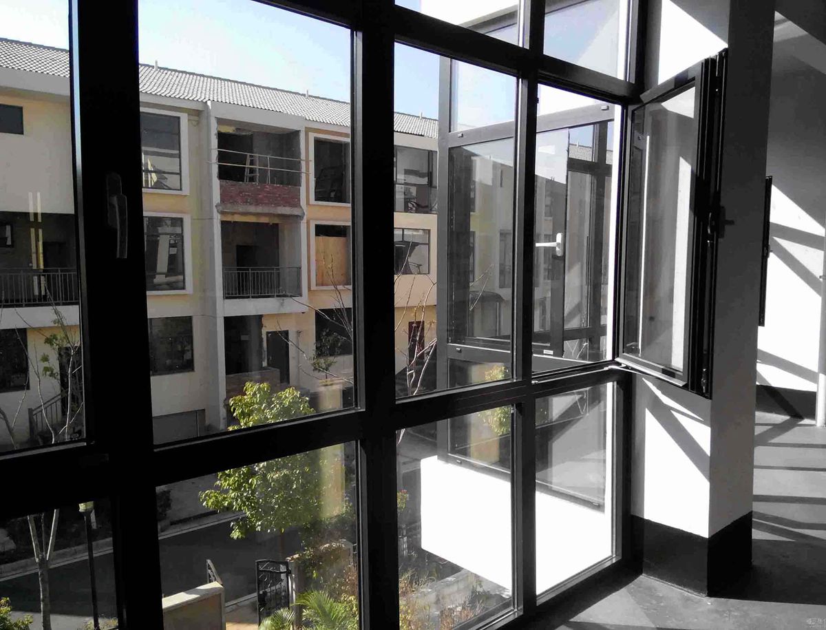 产品名称：重庆系统门窗之普通门窗9